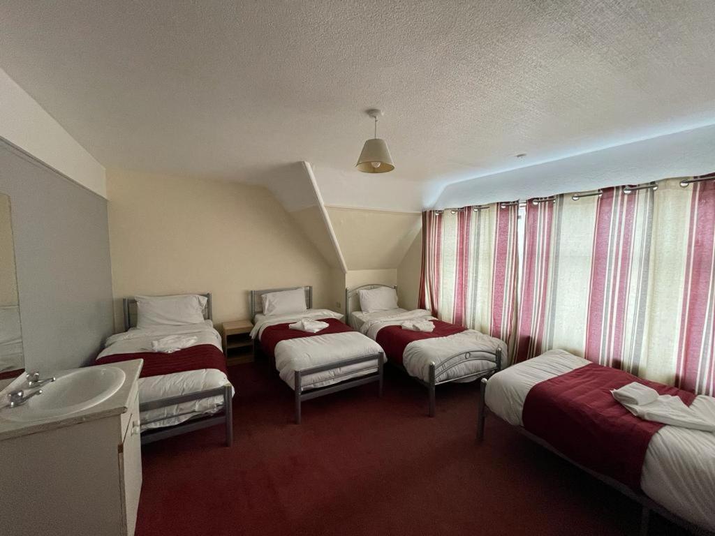 St Nicholas Hotel 해로우 외부 사진