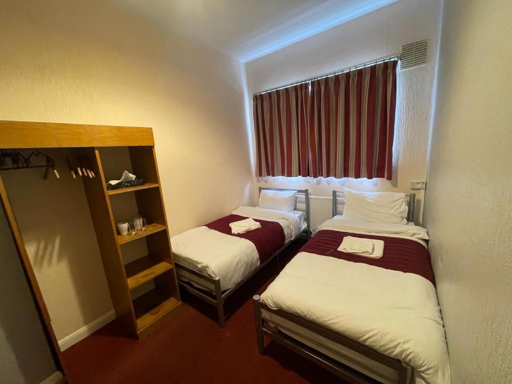St Nicholas Hotel 해로우 외부 사진
