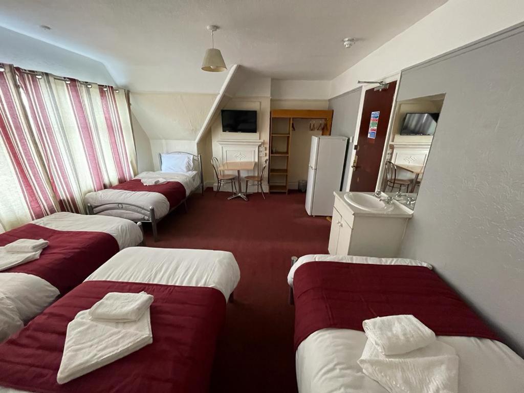 St Nicholas Hotel 해로우 외부 사진