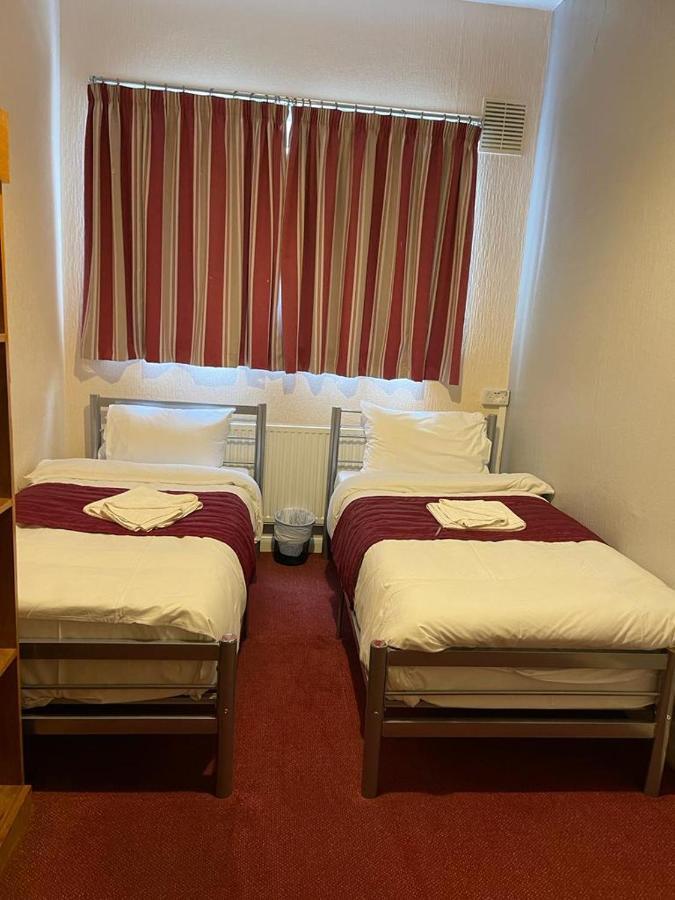 St Nicholas Hotel 해로우 외부 사진
